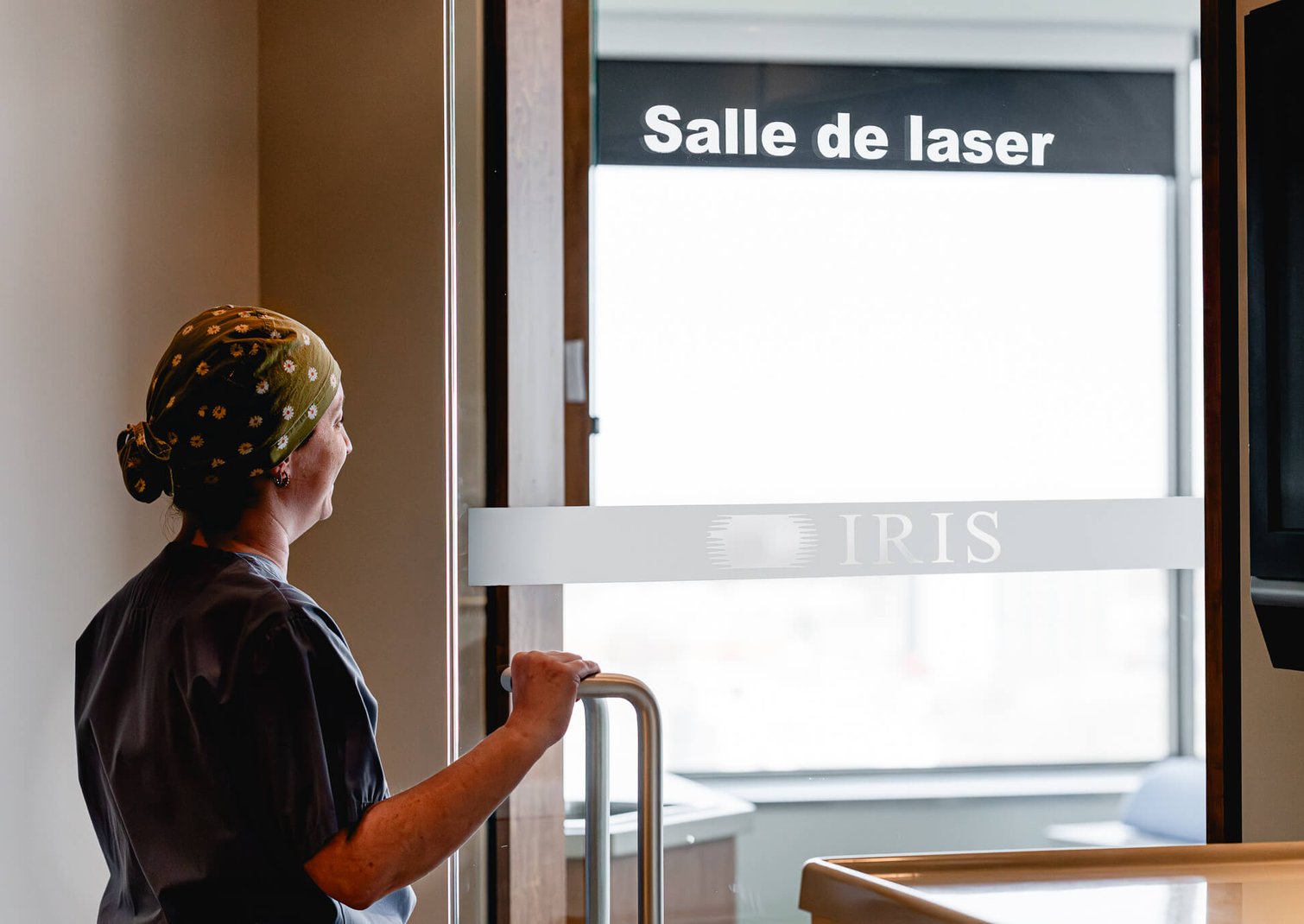 Laser corneal surgery correction